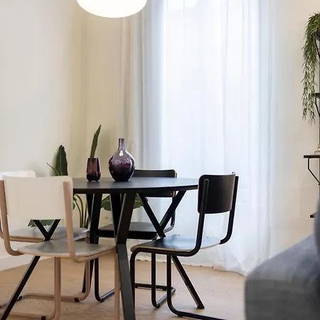 Smartflats - Main Street Apartment *