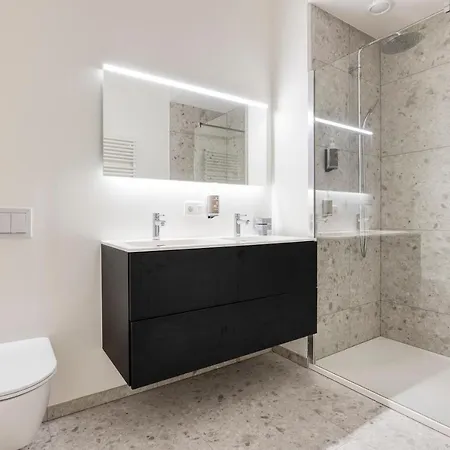 Smartflats - Main Street Apartment